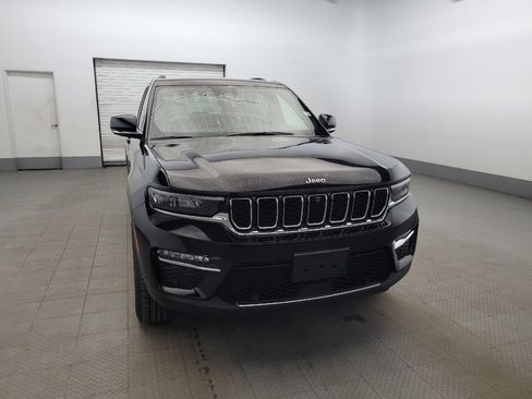 Used 2023 Jeep Grand Cherokee Limited w/ Luxury Tech Group II AWD/4WD image 14