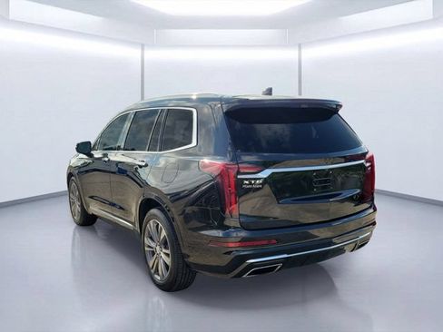 Used 2023 Cadillac XT6 Premium Luxury w/ Technology Package FWD image 3