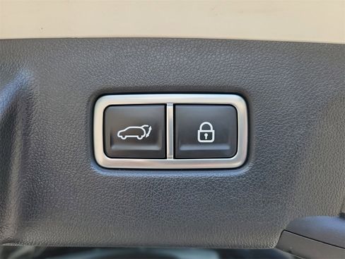 Used 2023 Kia Sorento EX image 9