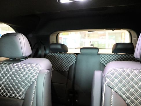 Used 2025 GMC Acadia Denali w/ Super Cruise Package AWD/4WD image 11