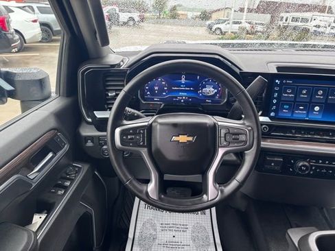 Used 2025 Chevrolet Silverado 2500 LT AWD/4WD image 19