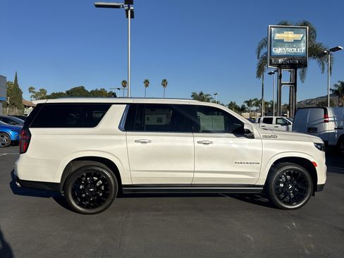 Used 2024 Chevrolet Suburban High Country image 2