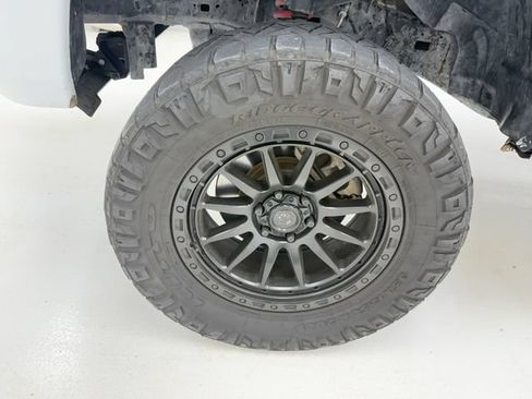 Used 2019 RAM 1500 Laramie RWD image 6