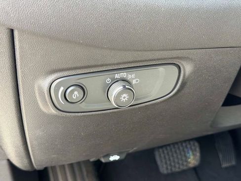 Used 2024 Chevrolet Equinox LS FWD image 24