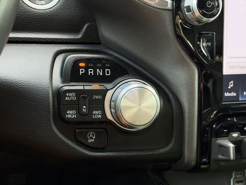 Used 2023 RAM 1500 Laramie AWD/4WD image 27