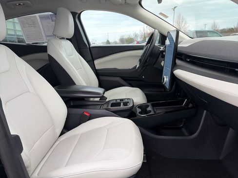 Used 2025 Ford Mustang Mach-E Premium image 13
