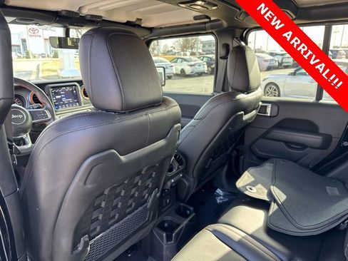 Used 2023 Jeep Gladiator Mojave w/ Cold Weather Group image 8