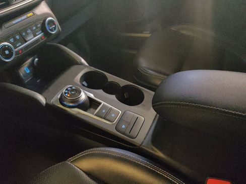 Used 2020 Ford Escape SE Sport image 26