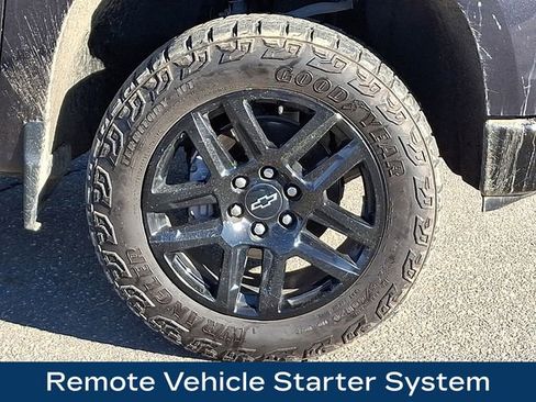 Used 2023 Chevrolet Silverado 1500 Custom Trail Boss w/ LPO, Dark Essentials Package image 12