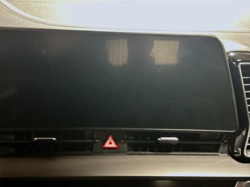 Used 2023 Kia Sportage EX image 12