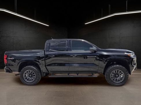 Used 2025 Chevrolet Colorado LT AWD/4WD image 8