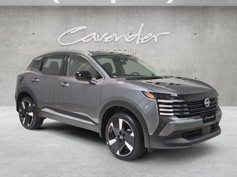 New 2026 Nissan Kicks SR image 2