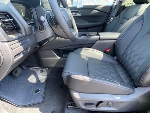 New 2026 Nissan Rogue Platinum w/ Platinum Premium Package AWD/4WD image 10