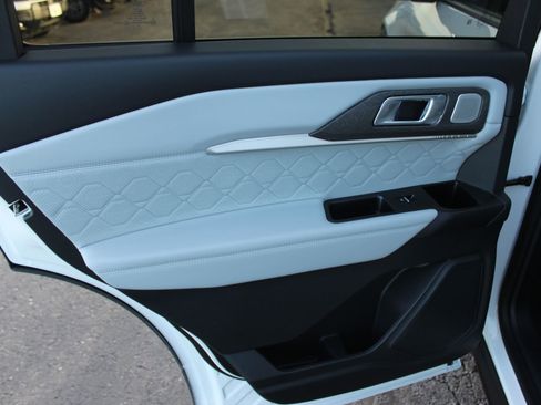 New 2026 Ford Explorer Platinum image 19