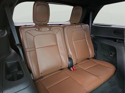 Certified 2022 Lincoln Aviator Reserve w/ Equipment Group 201A AWD/4WD image 11