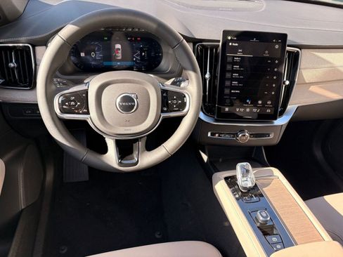 New 2026 Volvo XC90 T8 Plus image 24
