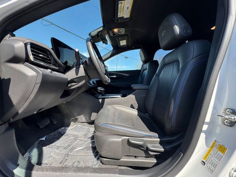 Used 2025 Buick Envista Sport Touring image 23
