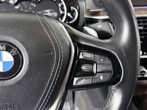 Used 2019 BMW 530i xDrive w/ Convenience Package AWD/4WD image 11