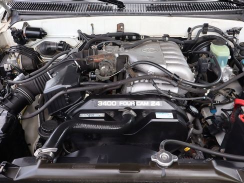 Used 2000 Toyota 4Runner SR5 image 38