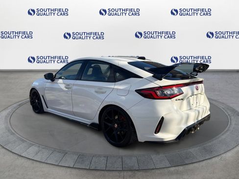 Used 2024 Honda Civic Type R image 4