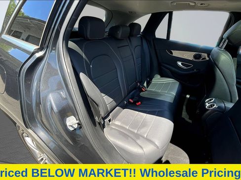 Used 2021 Mercedes-Benz GLC 300 w/ Premium Package image 28
