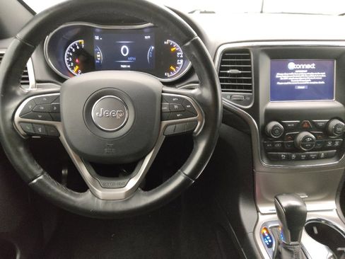 Used 2020 Jeep Grand Cherokee Laredo image 22