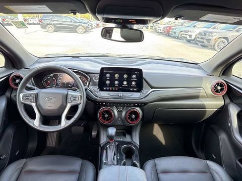 Used 2024 Chevrolet Blazer RS w/ Enhanced Convenience Package FWD image 12