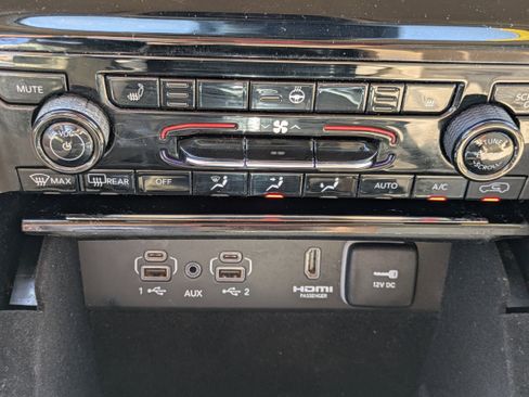 Used 2022 Jeep Grand Cherokee L Limited image 25