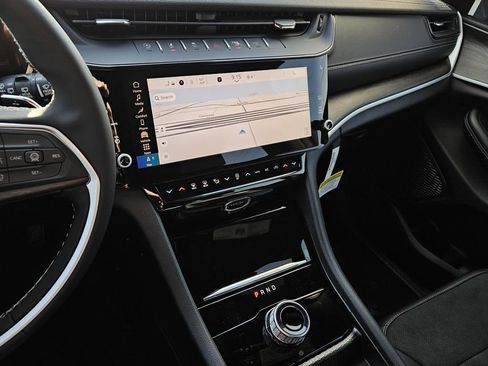 New 2026 Jeep Grand Cherokee Altitude RWD image 18