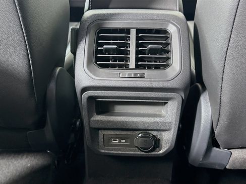 Certified 2023 Volkswagen Tiguan SE AWD/4WD image 23
