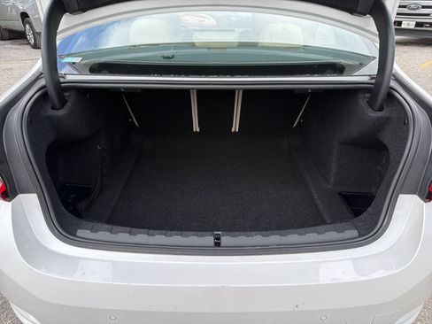 Certified 2025 BMW 330i Sedan w/ Convenience Package RWD image 10