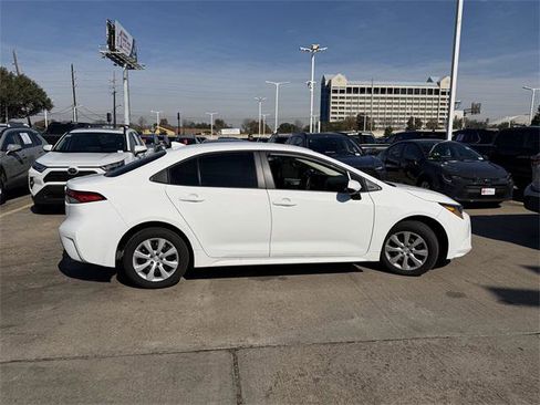 Certified 2024 Toyota Corolla LE image 4