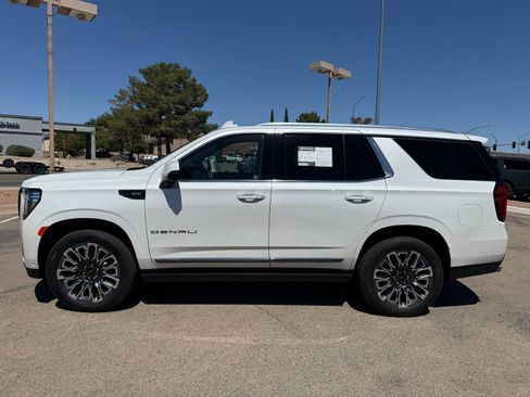 Used 2024 GMC Yukon Denali Ultimate AWD/4WD image 11