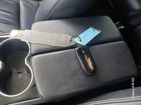 Used 2016 Tesla Model X 75D image 11