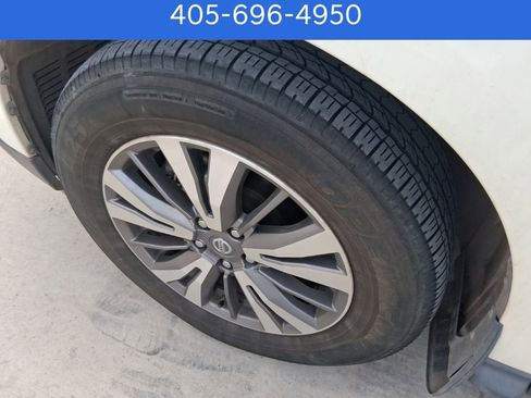 Used 2019 Nissan Pathfinder SL w/ Cargo Package image 18