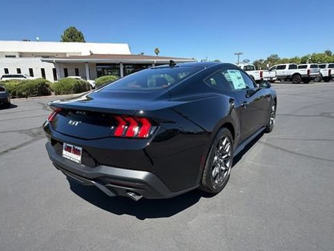 New 2026 Ford Mustang GT Premium w/ GT Performance Package RWD image 4