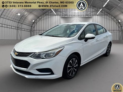 Used 2017 Chevrolet Cruze LS image 7
