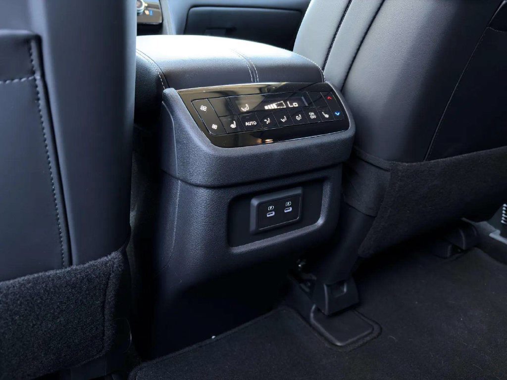 Used 2026 INFINITI QX60 Luxe w/ Cargo Package FWD image 19