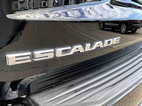 Used 2023 Cadillac Escalade ESV Premium Luxury AWD/4WD image 34