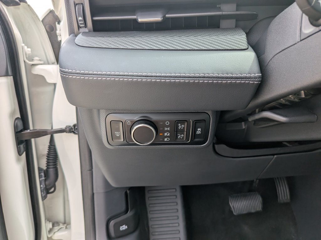Used 2024 Ford Mustang Mach-E Select RWD image 29