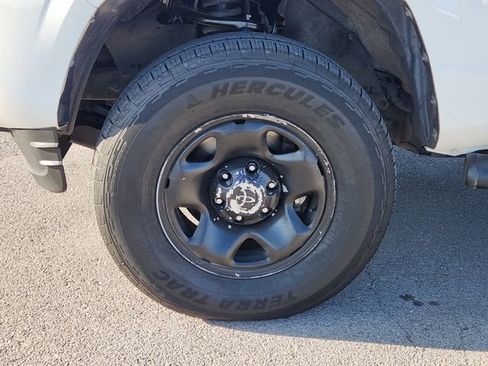 Used 2020 Toyota Tacoma SR5 image 13