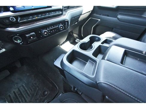 Used 2022 Chevrolet Silverado 1500 LT w/ Z71 Off-Road Package AWD/4WD image 22