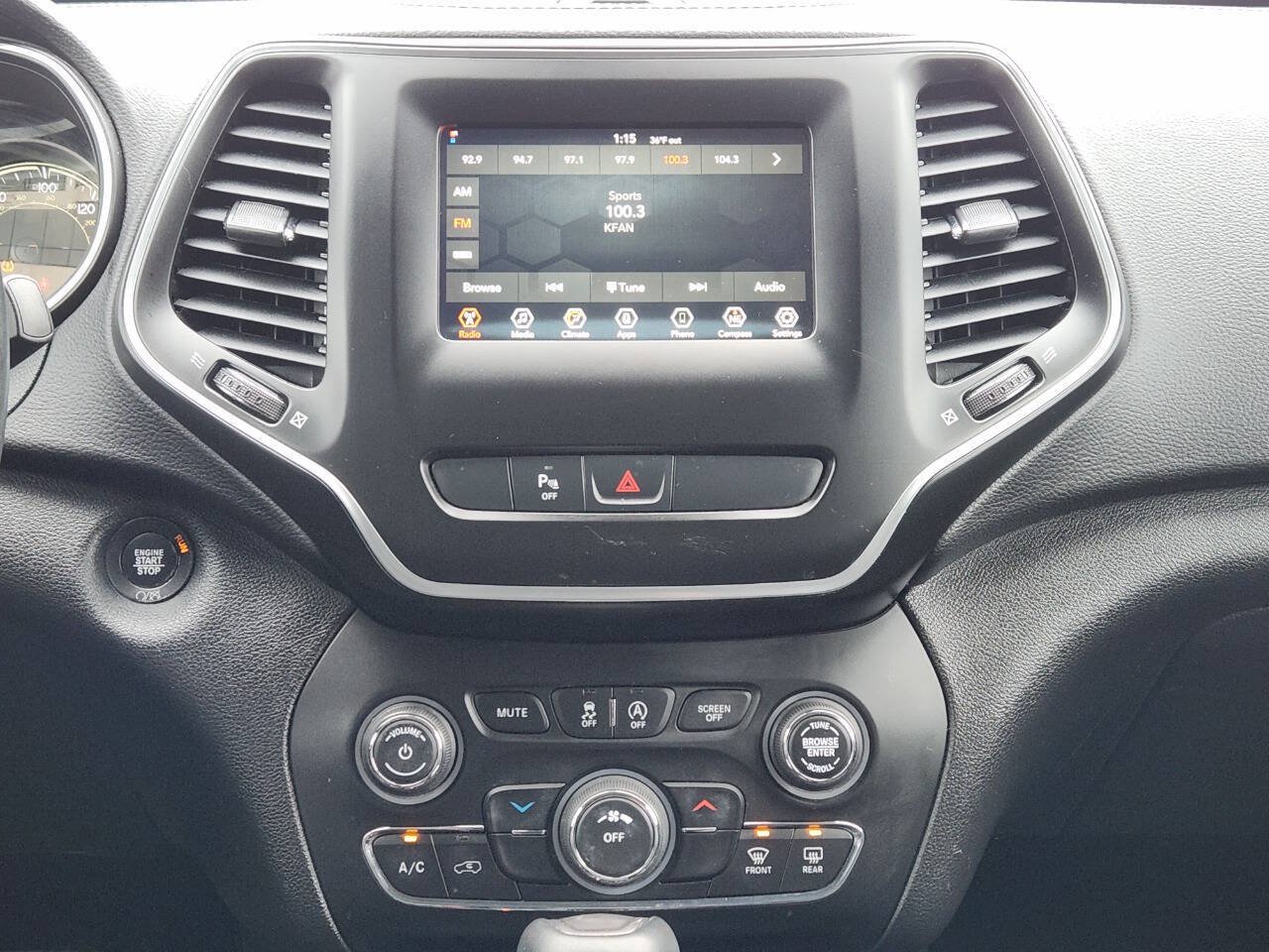 Used 2019 Jeep Cherokee Latitude Plus AWD/4WD image 18