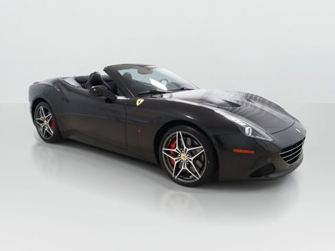 Used 2016 Ferrari California T RWD image 6
