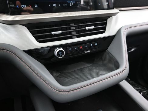 New 2025 Ford Explorer Active w/ Active Comfort Package image 18