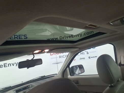 Used 2008 Ford Escape XLT image 10