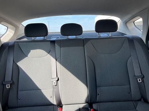 Used 2025 Kia K4 LXS image 38