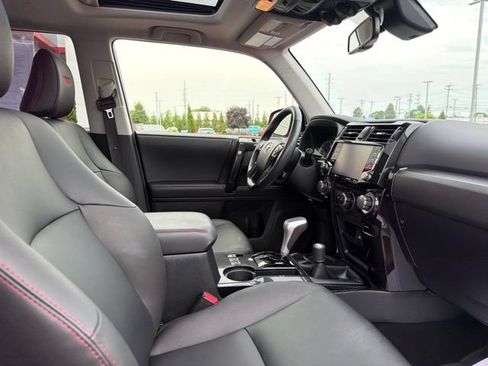 Used 2024 Toyota 4Runner TRD Off-Road Premium w/ Moonroof Package AWD/4WD image 33