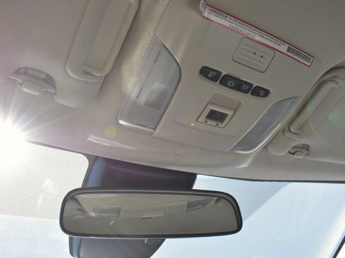 Used 2021 Toyota Corolla LE FWD image 17