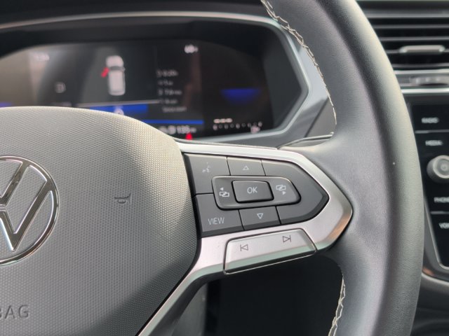 Certified 2023 Volkswagen Tiguan SE FWD image 19